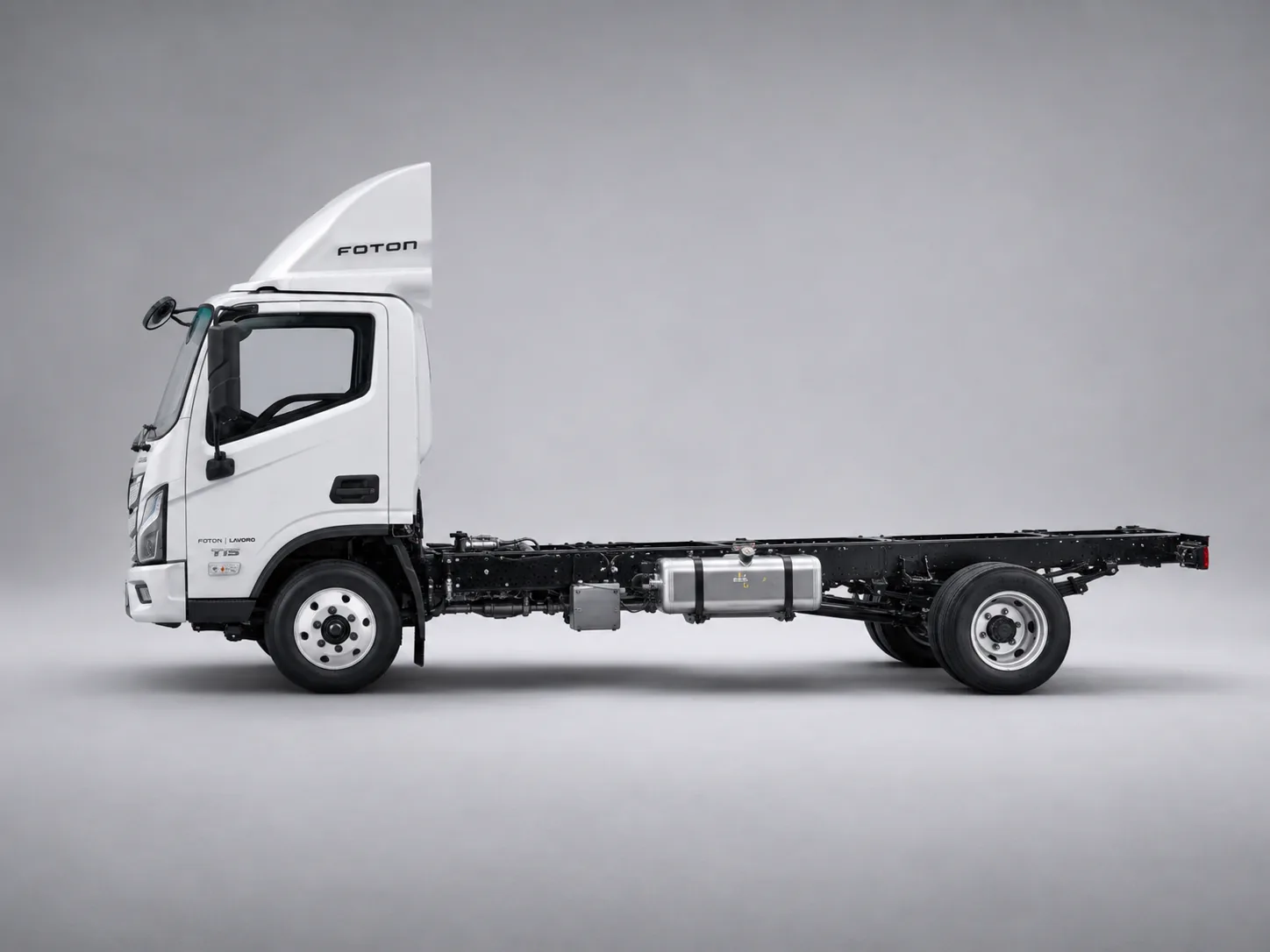 Foton Aumark S715 — chassi 7 toneladas cabine nova