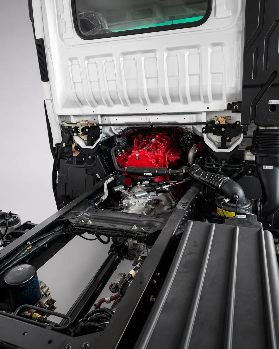 Motor Cummins F3.8 no chassi do Aumark