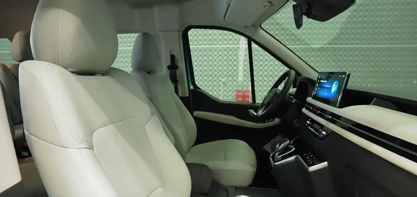 Interior e bancos do e-View Grand