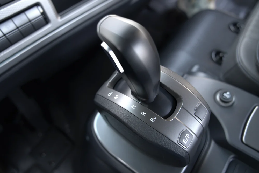 Seletor do câmbio ZF automatizado na cabine Auman D