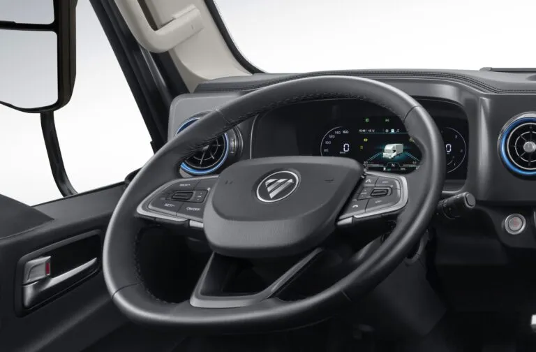 Volante multifuncional do Aumark S315 (foto Foton do Brasil)
