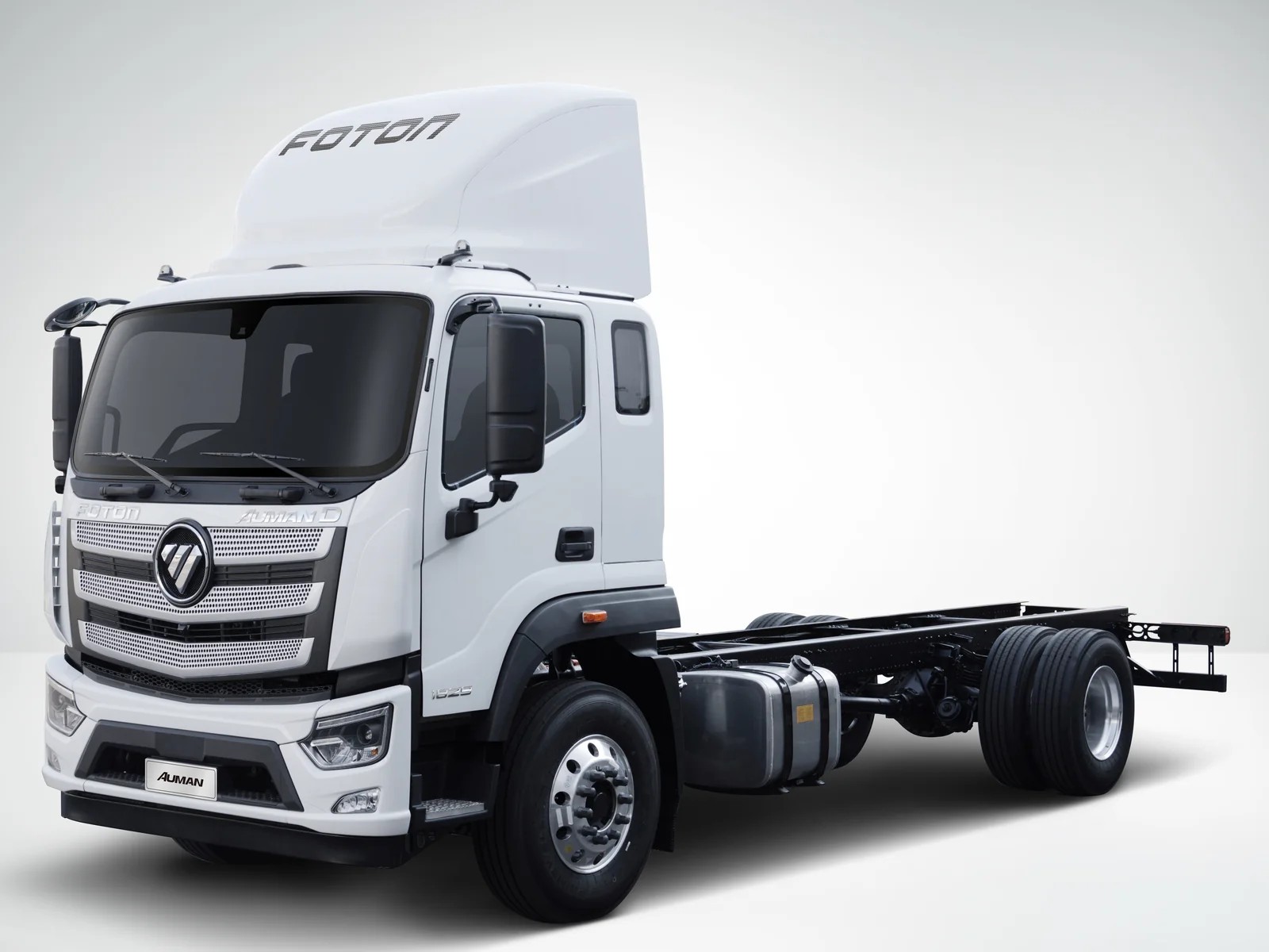 Foton Auman D 1830 — semipesado 4x2 em vista 3/4